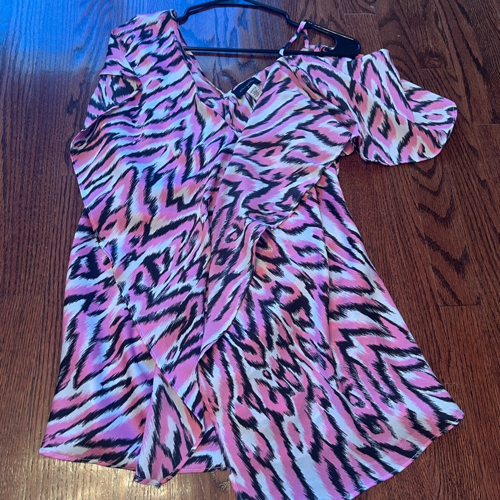 Ava & Aiden pink leopard cold shoulder blouse/top size LARGE